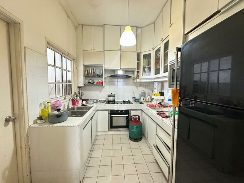 Apartment for Sale at Jalil Damai Apartments - Clarence Chong - Kitchen - PropertyGuru.com.my