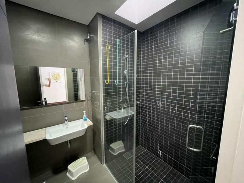 3.5-storey Terraced House for Sale in Desa Parkcity (Kuala Lumpur) - Leon Liew - Bathroom - PropertyGuru.com.my