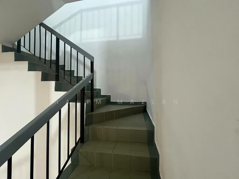 2-storey Terraced House for Sale in Seksyen 5 Wangsa Maju (Wangsa Maju) - Halim Mazlan - Staircase - PropertyGuru.com.my