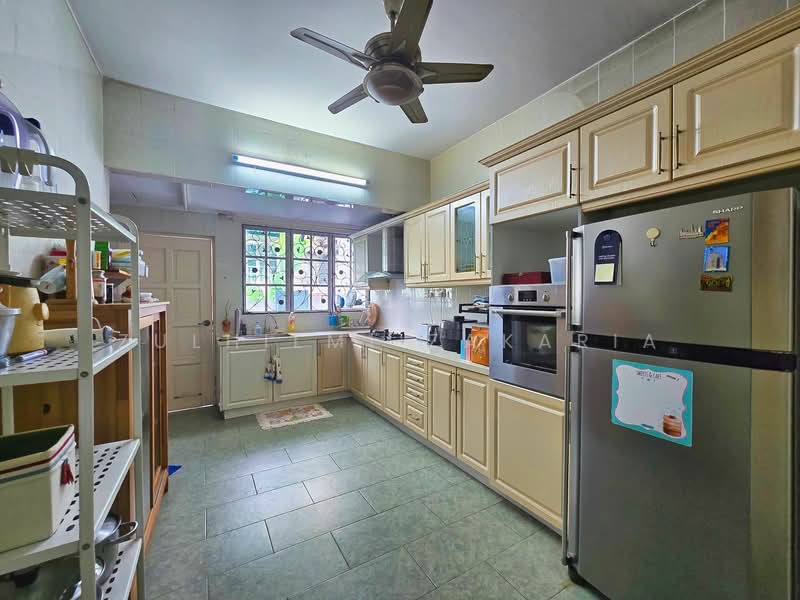 2.5-storey Terraced House for Sale in Bandar Sri Damansara (Selangor) - Zulhilmi Zakaria - Kitchen - PropertyGuru.com.my
