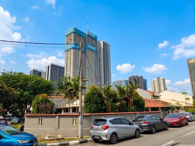 1-storey Terraced House for Sale in Taman Lucky (Bangsar) - Esther Tan - Exterior - PropertyGuru.com.my