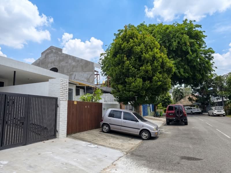 1-storey Terraced House for Sale in Taman Lucky (Bangsar) - Esther Tan - Exterior - PropertyGuru.com.my