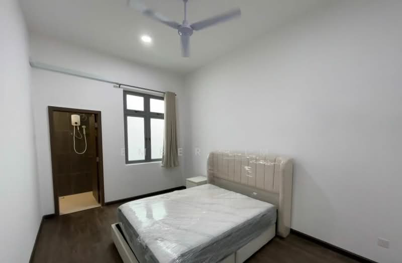 Semi-Detached House for Rent in Taman Bukit Skudai (Skudai) - Ember Lim - Bedroom - PropertyGuru.com.my