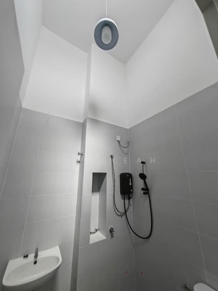 Rumah Teres 2 Tingkat untuk Disewa di Shah Alam (Selangor) - KC Cheah - Bathroom - PropertyGuru.com.my