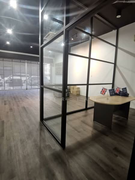 Shop / Office for Sale in Taman Mount Austin (Tebrau) - SASER TAN. - Interior - PropertyGuru.com.my