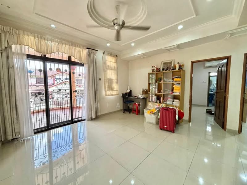 Rumah Teres untuk Dijual di Taman Desa Tebrau (Tebrau) - Cynthia Chong - Living Room - PropertyGuru.com.my