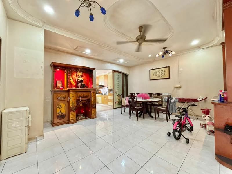 Rumah Teres untuk Dijual di Taman Desa Tebrau (Tebrau) - Cynthia Chong - Living Room - PropertyGuru.com.my