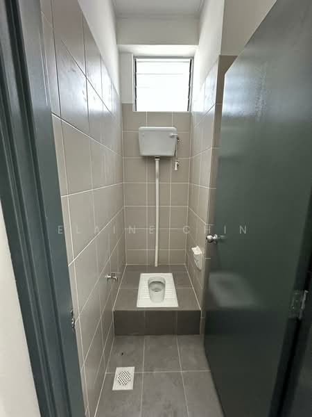 Kedai untuk Disewa di Alam Suria (Puncak Alam) - Elaine Chin - Bathroom - PropertyGuru.com.my
