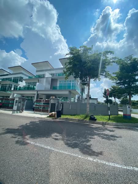 Semi-Detached House for Sale in Skudai (Johor) - Ember Lim - Exterior - PropertyGuru.com.my