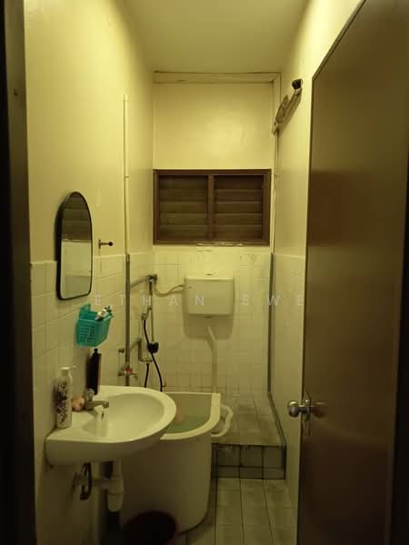 Rumah Teres 2 Tingkat untuk Dijual di Kampung Batu Muda (Batu Caves) - Ethan Swe - Bathroom - PropertyGuru.com.my