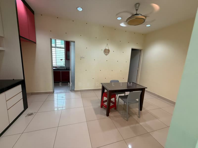 Rumah Teres untuk Disewa di Johor Bahru (Johor) - Ember Lim - Kitchen - PropertyGuru.com.my