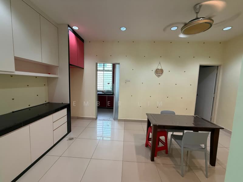 Rumah Teres untuk Disewa di Johor Bahru (Johor) - Ember Lim - Dining Room - PropertyGuru.com.my