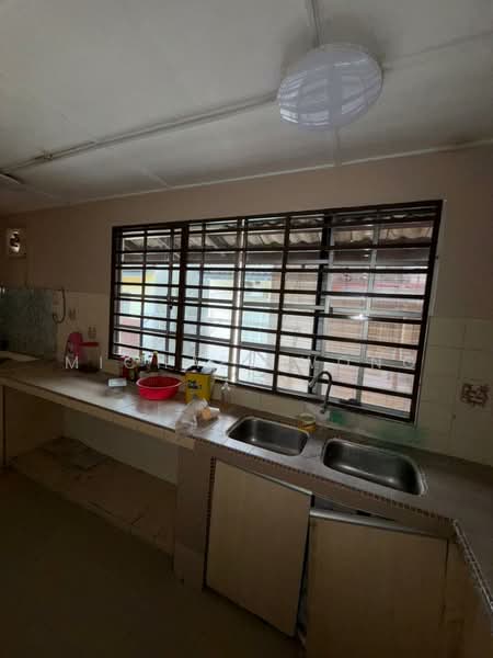 1-storey Terraced House for Sale in Bandar Baru Sungai Buloh (Sungai Buloh) - Michael Wong - Kitchen - PropertyGuru.com.my