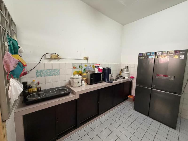 2-storey Terraced House for Sale in Skudai (Johor) - Albert Liew - Kitchen - PropertyGuru.com.my