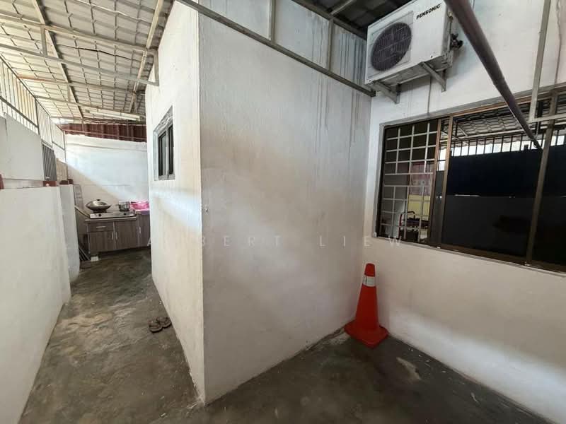2-storey Terraced House for Sale in Skudai (Johor) - Albert Liew - Kitchen - PropertyGuru.com.my