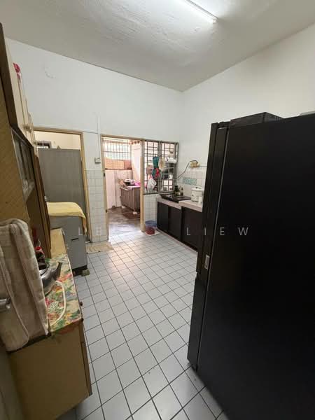 2-storey Terraced House for Sale in Skudai (Johor) - Albert Liew - Kitchen - PropertyGuru.com.my