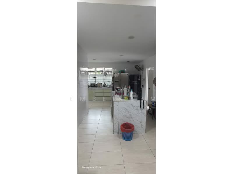 Cluster House for Sale in Taman Sutera Utama (Skudai) - Ember Lim - Kitchen - PropertyGuru.com.my