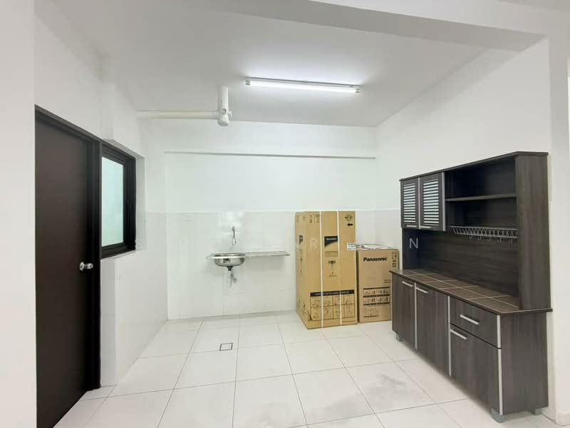 Servis Apartment untuk Disewa di The Heights Residence - Sinclair Tan - Kitchen - PropertyGuru.com.my
