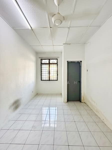 2-storey Terraced House for Sale in Taman Sri Bayu (Sepang) - Ilman Nahri - Interior - PropertyGuru.com.my