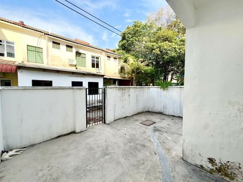 2-storey Terraced House for Sale in Taman Sri Bayu (Sepang) - Ilman Nahri - Exterior - PropertyGuru.com.my