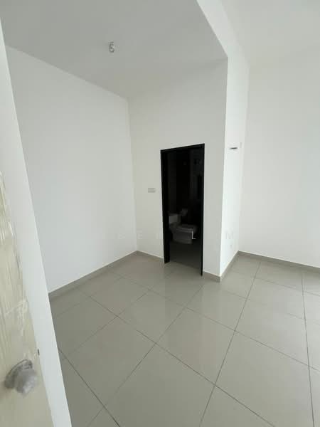 Semi-Detached House for Sale in Taman Mutiara Rini (Skudai) - Ember Lim - Bathroom - PropertyGuru.com.my