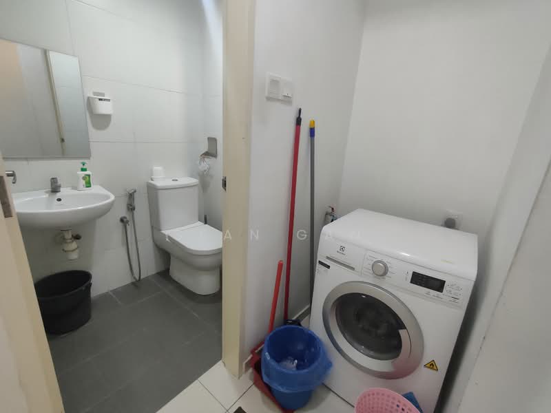 Servis Apartment untuk Disewa di Zeva @ Equine South - Sean Gan - Bathroom - PropertyGuru.com.my