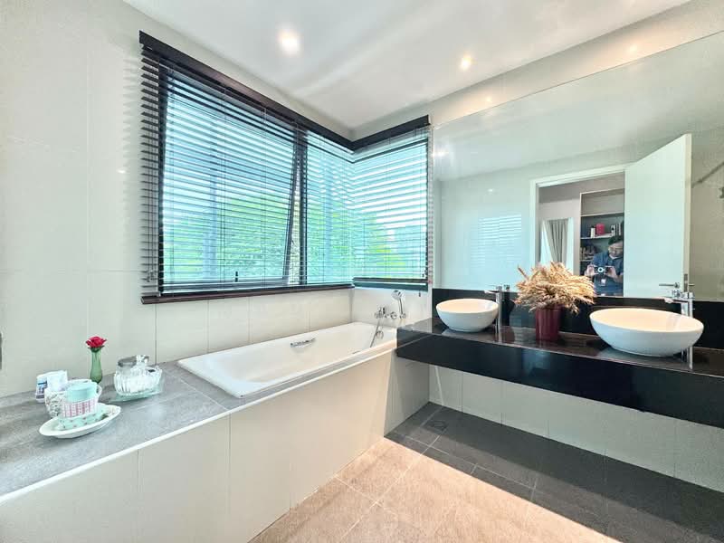 Bungalow for Sale in Cyberjaya (Selangor) - Mahirah . - Bathroom - PropertyGuru.com.my