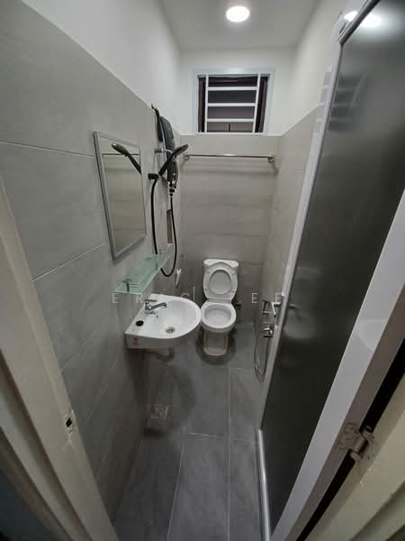 Rumah Teres 2 Tingkat untuk Dijual di Taman Pelangi (Johor Bahru) - Eric Tee - Bathroom - PropertyGuru.com.my