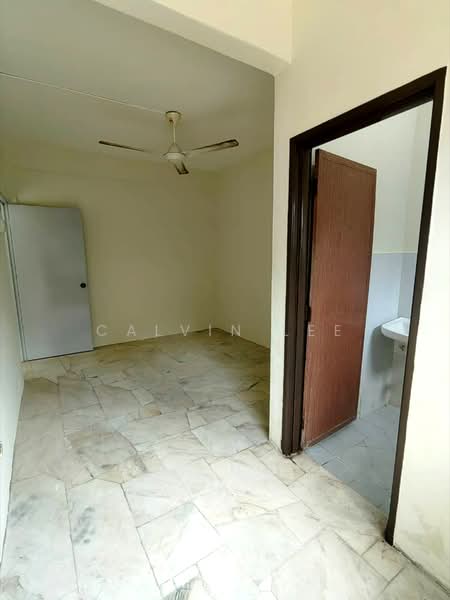 Apartment for Sale at Taman Desa Kempas - Calvin Lee - PropertyGuru.com.my