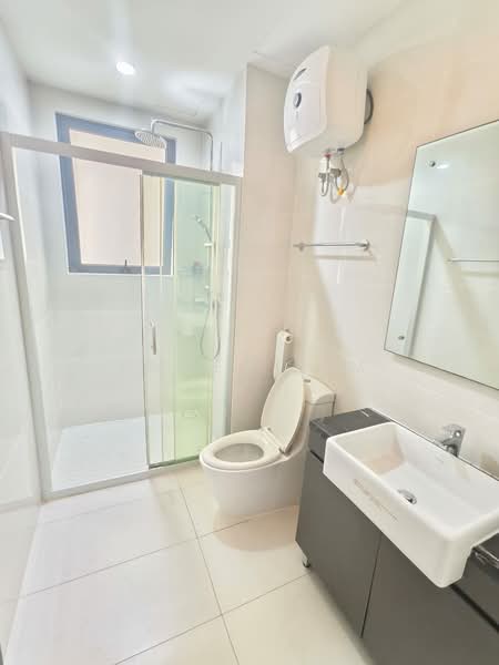 Condominium for Sale at Bay Point @ Country Garden Danga Bay - Ember Lim - Bathroom - PropertyGuru.com.my