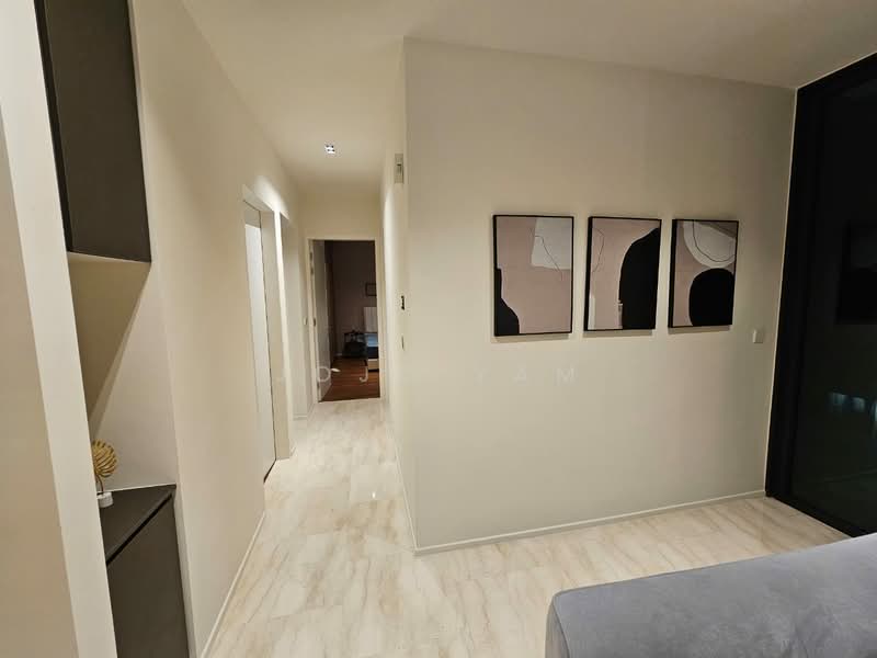 Service Residence for Sale at 10 Stonor - Jojo Yam - Corridor - PropertyGuru.com.my