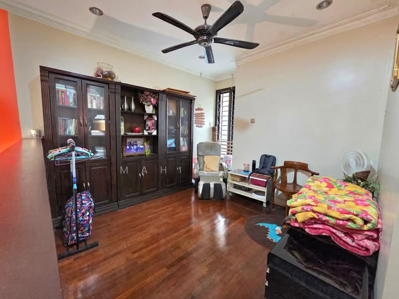 Semi-Detached House for Sale in Bandar Baru Bangi (Selangor) - Mahirah . - Living Room - PropertyGuru.com.my