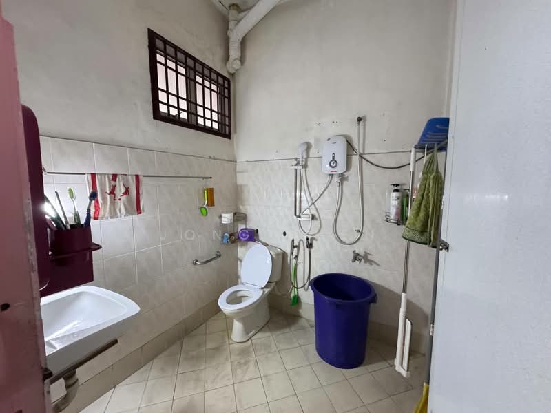 Rumah Teres 2 Tingkat untuk Dijual di Taman Pulai Utama (Skudai) - Jong Chen - Bathroom - PropertyGuru.com.my