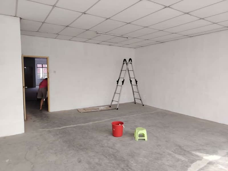 Kedai / Pejabat untuk Disewa di Taman Sri Putra (Tampoi) - Eric Tee - Interior - PropertyGuru.com.my