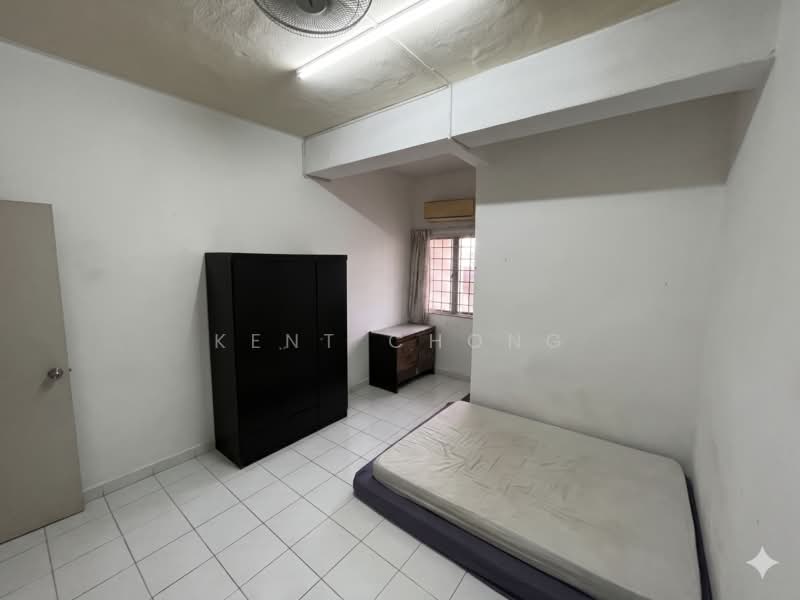 Pangsapuri untuk Dijual di Taman Lembah Maju 600 Apartment - Kent Chong - Bedroom - PropertyGuru.com.my