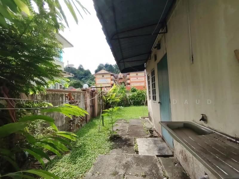 2.5-storey Terraced House for Sale in Taman Setiawangsa (Setiawangsa) - Wan Azemi Wan Daud - Exterior - PropertyGuru.com.my