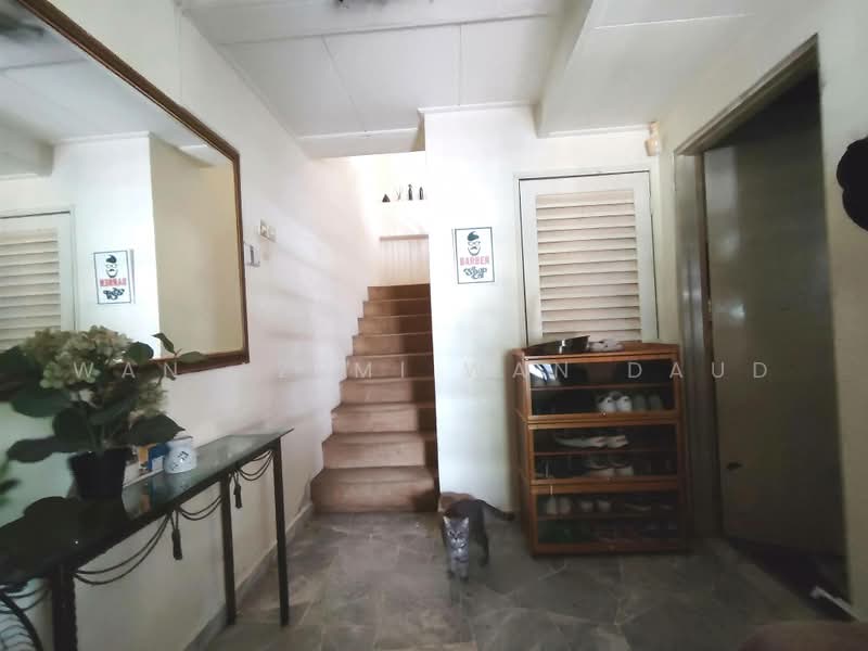 2.5-storey Terraced House for Sale in Taman Setiawangsa (Setiawangsa) - Wan Azemi Wan Daud - Entrance - PropertyGuru.com.my