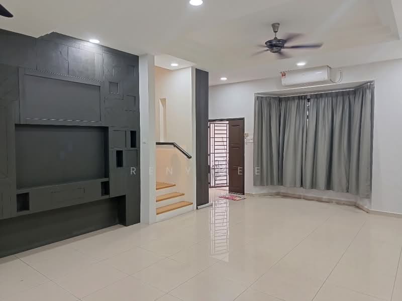 2-storey Terraced House for Sale in Taman Ehsan Jaya (Ulu Tiram) - Reny Hee - Living Room - PropertyGuru.com.my
