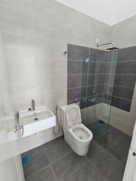 Semi-Detached House for Sale in Bandar Lahat Mines (Lahat) - Qazin Khoo - Bathroom - PropertyGuru.com.my
