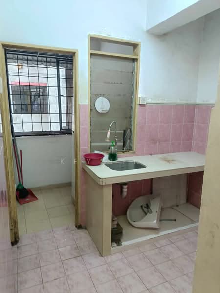 Flat for Sale at Impian Baiduri - Key Ling - Kitchen - PropertyGuru.com.my