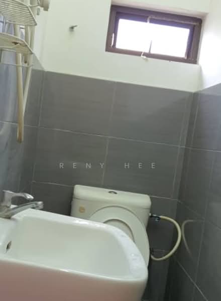 Rumah Teres 1 Tingkat untuk Dijual di Taman Serene (Johor Bahru) - Reny Hee - Bathroom - PropertyGuru.com.my