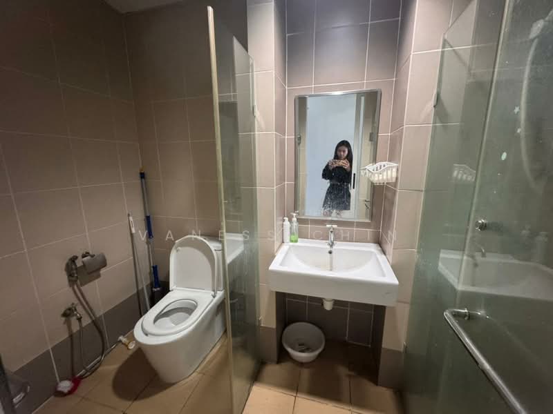 Service Residence for Rent at Centrestage Designer Suite - Vaness Chin - Bathroom - PropertyGuru.com.my