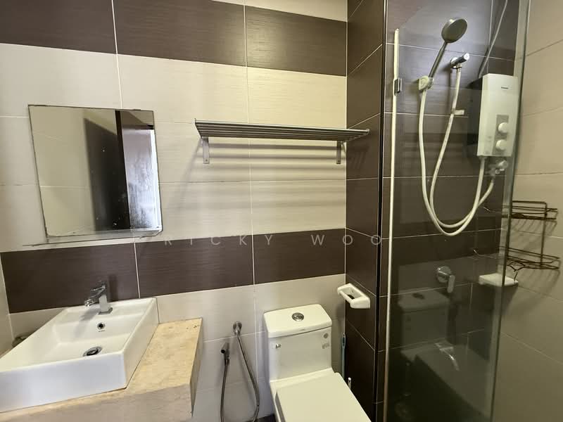 Kondominium untuk Disewa di M Condominium @ Larkin - Ricky Woo - Bathroom - PropertyGuru.com.my
