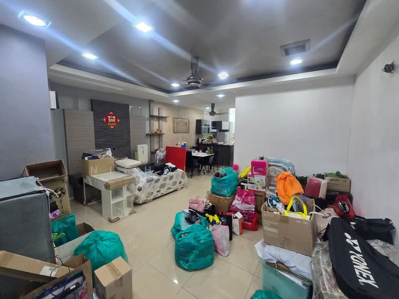 Terraced House for Sale in Bandar Putra Permai (Seri Kembangan) - Nicholas Lew - Living Room - PropertyGuru.com.my