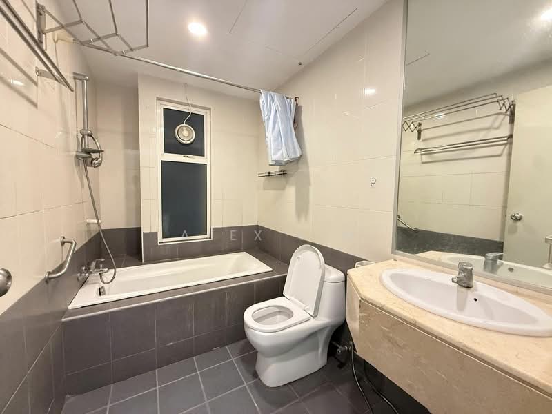 Servis Apartment untuk Disewa di Birch Regency @ Penang Times Square - Alex Lim - Bathroom - PropertyGuru.com.my