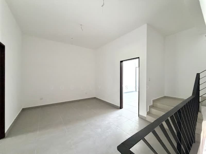 Rumah Teres 3 Tingkat untuk Dijual di Batu 9 (Cheras) - Jocelyn Soo - PropertyGuru.com.my