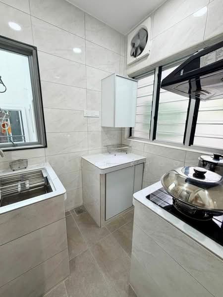 Townhouse for Sale in Leisure Farm (Gelang Patah) - Zephyr Khoo - Kitchen - PropertyGuru.com.my