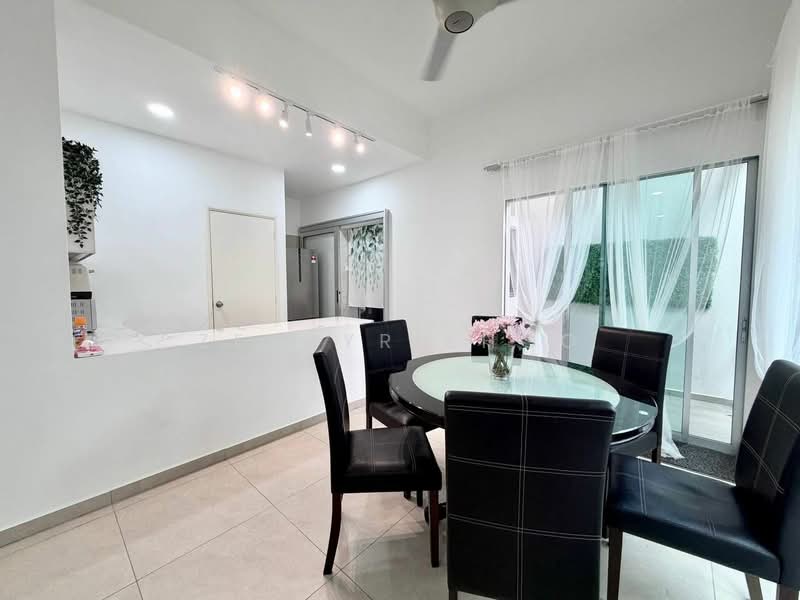 Townhouse for Sale in Leisure Farm (Gelang Patah) - Zephyr Khoo - Dining Room - PropertyGuru.com.my