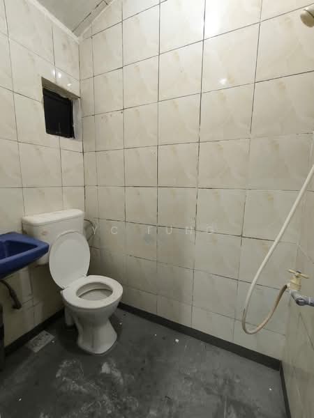Rumah Teres 2 Tingkat untuk Disewa di Taman Ungku Tun Aminah (Skudai) - YC Fung - Bathroom - PropertyGuru.com.my