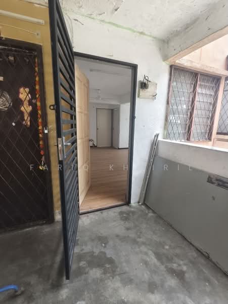 Rumah Flat untuk Dijual di Taman Bukit Panchor - Fariq Khairil - Entrance - PropertyGuru.com.my